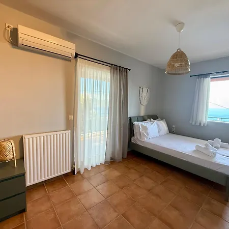 Veranda Blue Semesterbostad Nikiana